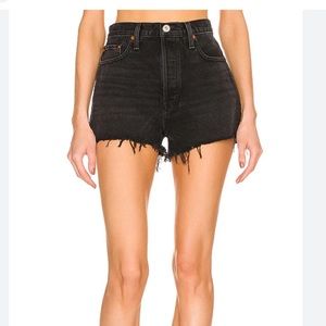 Re/Done  70's High Rise Short in Broken Black Size 28